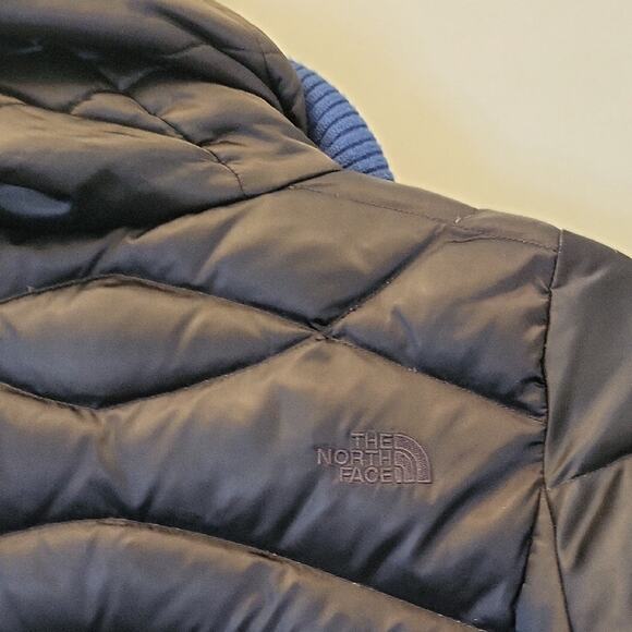 The North Face Women's Black Puffer Jacket Size M - Picture 8 of 14